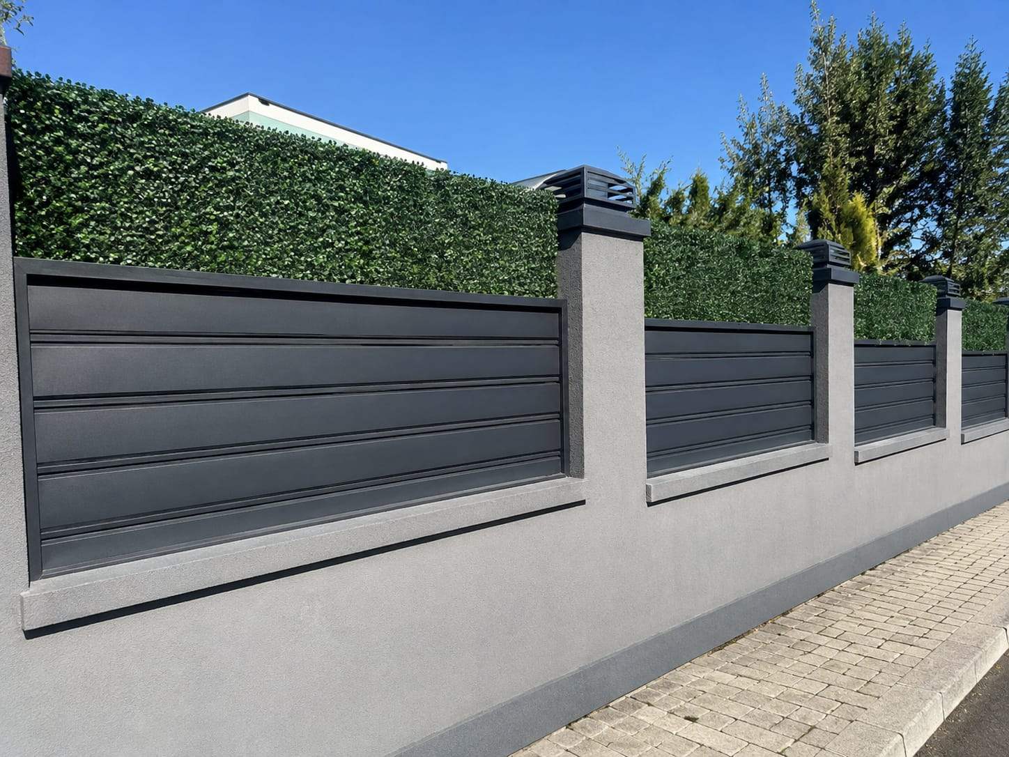 modern metal panel çit